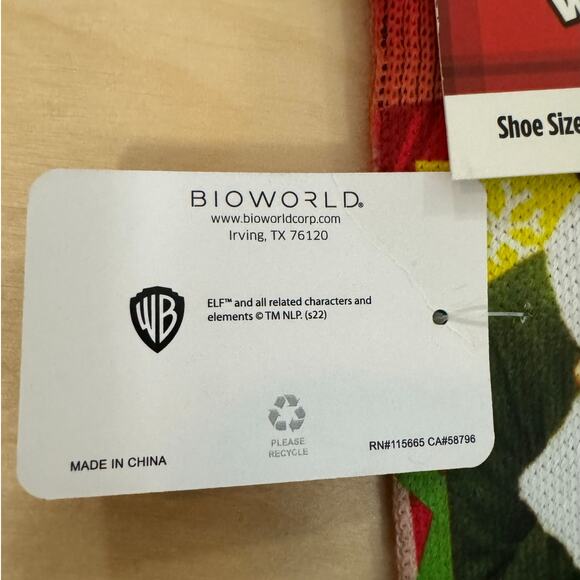 SPENCER'S WORKSHOP ELF "OMG! SANTA! Socks Fits Shoe Sizes 8 to 12 - Picture 3 of 3